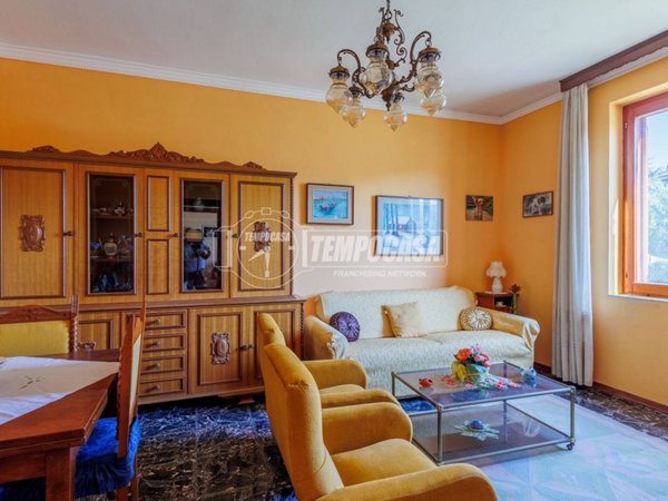 casa indipendente in vendita a Morfasso in zona Sperongia