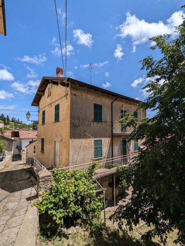 casale in vendita ad Ottone