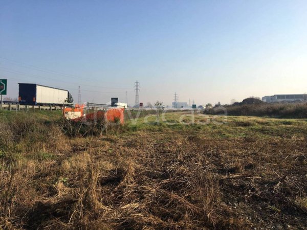 casale in vendita a Piacenza in zona Le Mose