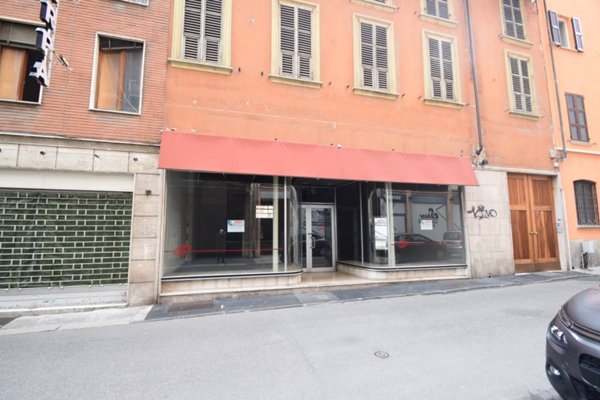 negozio in vendita a Piacenza in zona Centro Storico