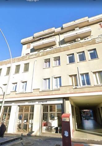 negozio in vendita a Piacenza in zona Caorsana