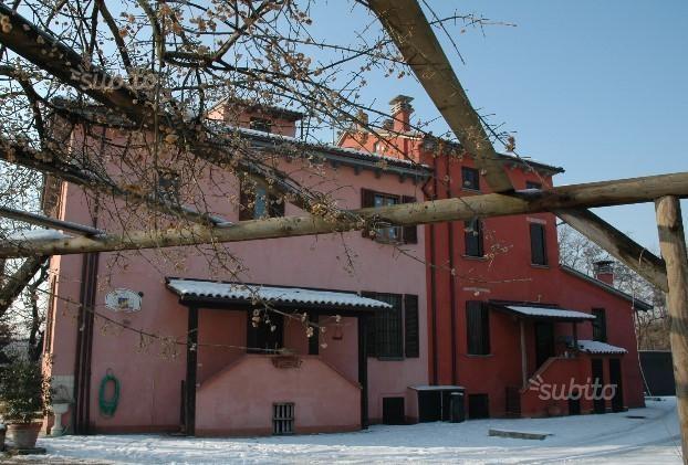 capannone in vendita a Piacenza in zona Montale