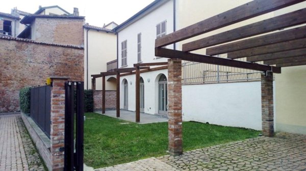 casa indipendente in vendita a Piacenza in zona Centro Storico