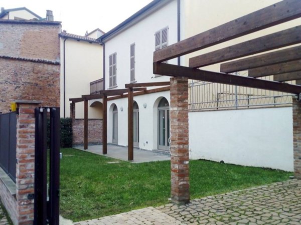 casa indipendente in vendita a Piacenza in zona Centro Storico