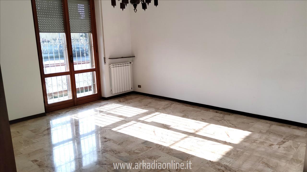 appartamento in vendita a Piacenza in zona San Bonico