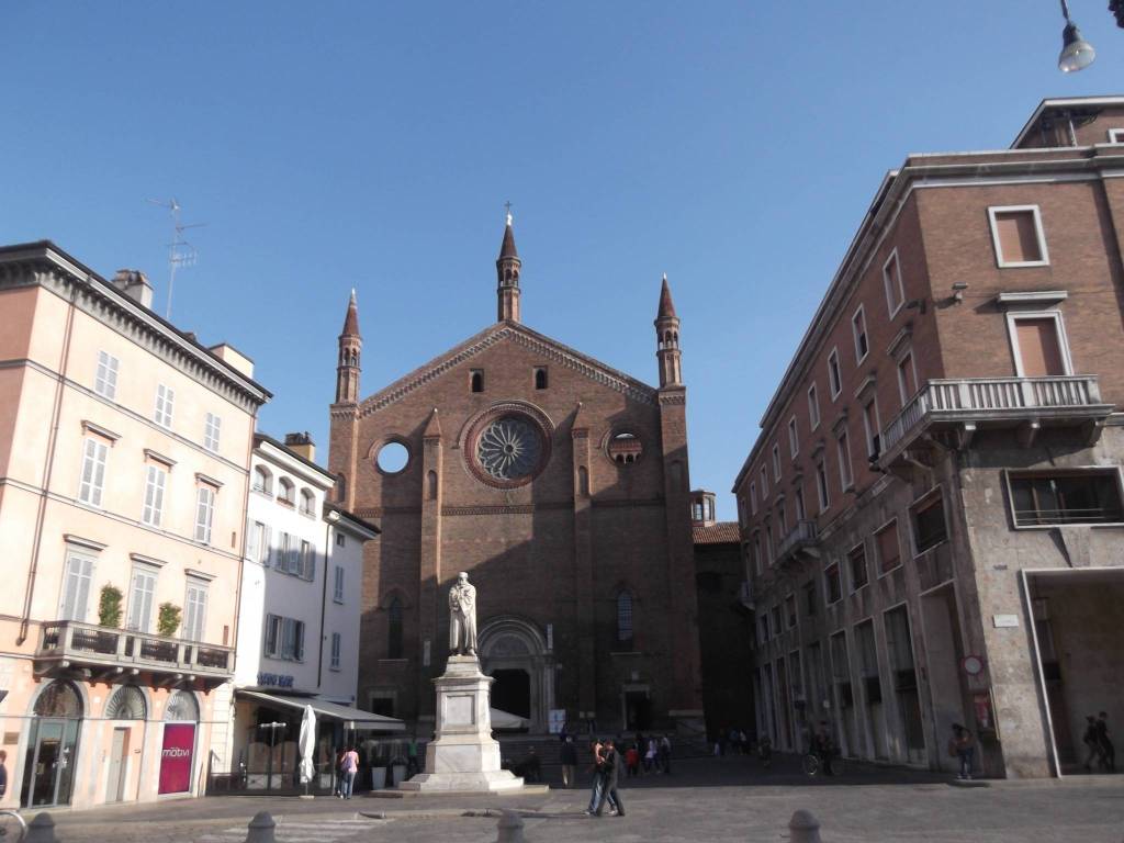 intera palazzina in vendita a Piacenza in zona Centro Storico