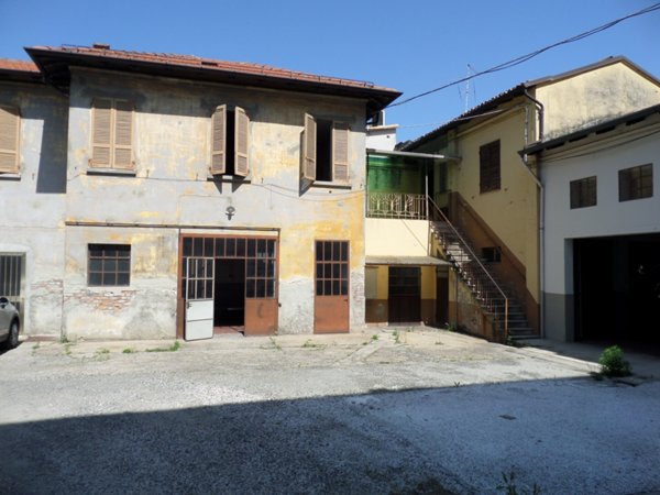 casa indipendente in vendita a Piacenza in zona Centro Storico