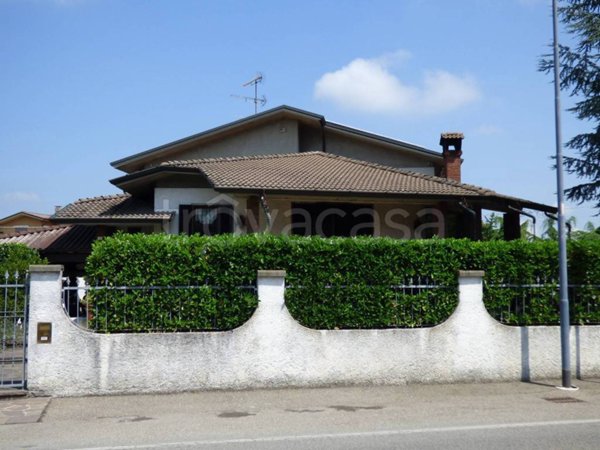 casa indipendente in vendita a Piacenza in zona Borghetto