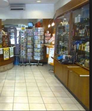 negozio in vendita a Piacenza in zona Baia del Re