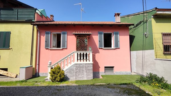 casa indipendente in vendita a Piacenza in zona Belvedere / Quartiere Duemila