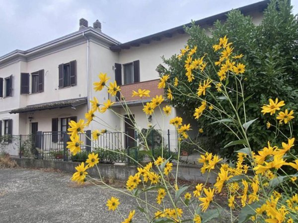 casa indipendente in vendita a Piacenza in zona I Vaccari