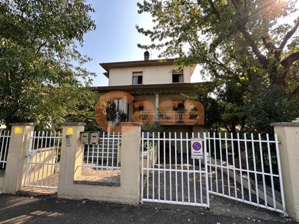 casa indipendente in vendita a Piacenza in zona Pittolo