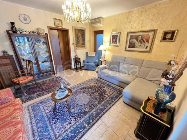 casa indipendente in vendita a Piacenza in zona La Verza