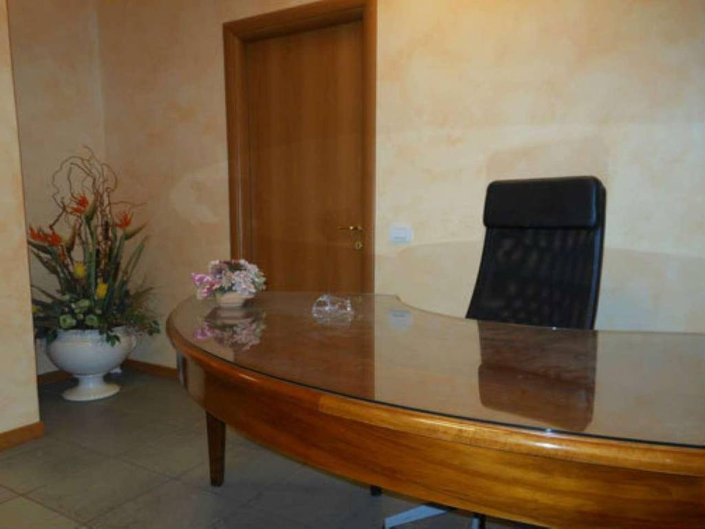 ufficio in vendita a Piacenza in zona Centro Storico