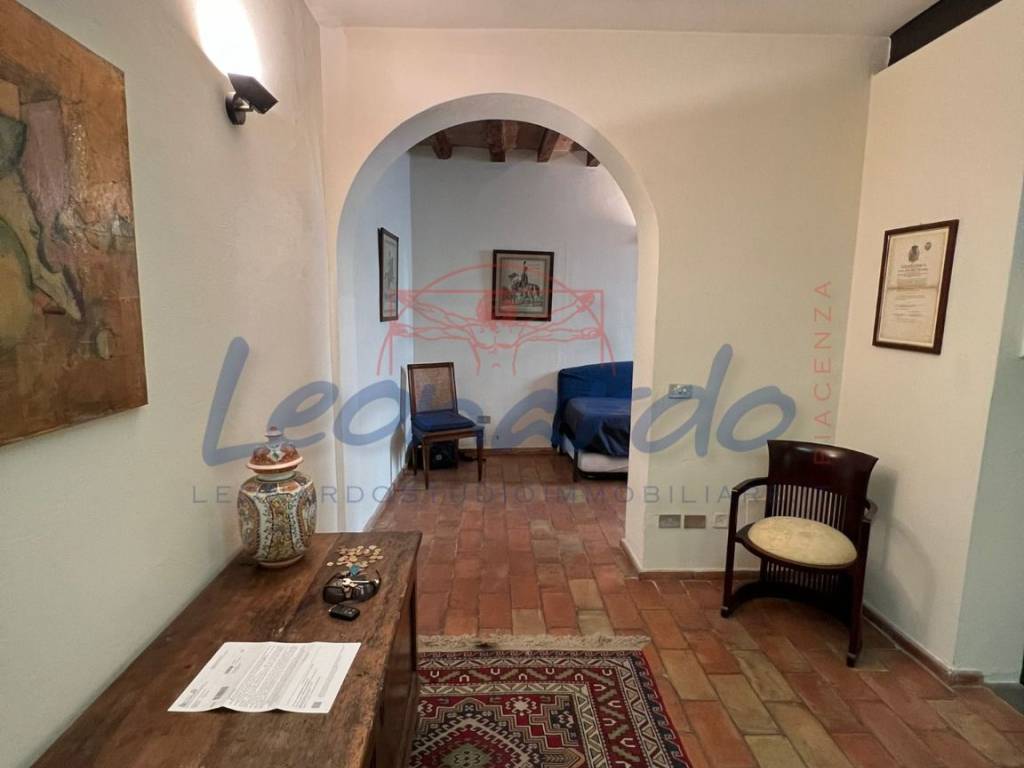casa indipendente in vendita a Piacenza in zona Centro Storico
