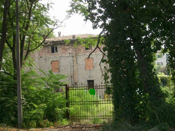 intera palazzina in vendita a Piacenza