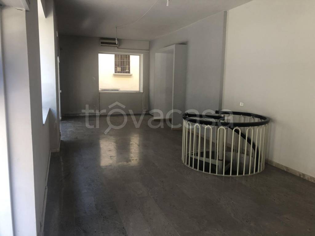 negozio in vendita a Piacenza in zona Centro Storico