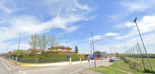 casa indipendente in vendita a Piacenza in zona Besurica