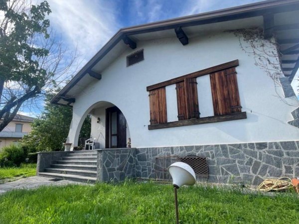 casa indipendente in vendita a Piacenza in zona San Bonico