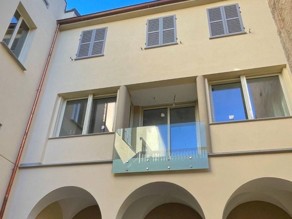 casa indipendente in vendita a Piacenza in zona Centro Storico