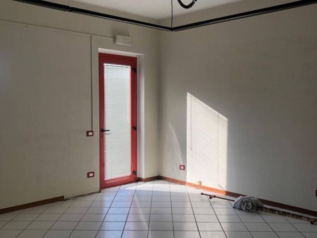 ufficio in vendita a Piacenza in zona Le Mose