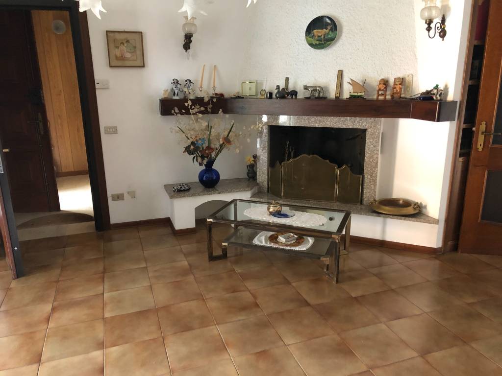 casa indipendente in vendita a Piacenza in zona Pittolo