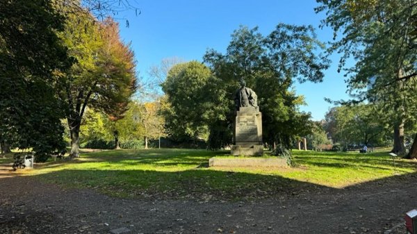 negozio in vendita a Piacenza in zona Centro Storico