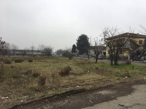 terreno edificabile in vendita a Piacenza in zona Caorsana