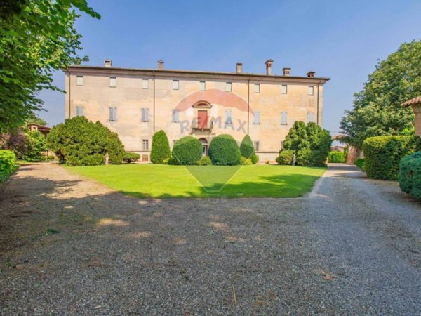 casa indipendente in vendita a Piacenza in zona Vallera
