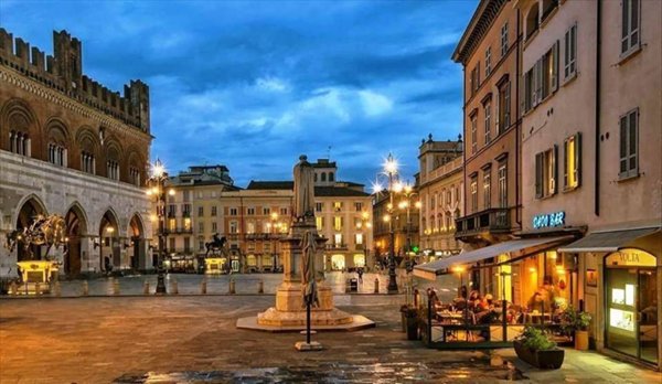 appartamento in vendita a Piacenza in zona Infrangibile