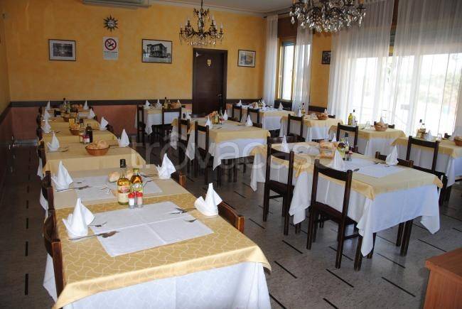 negozio in vendita a Piacenza in zona Le Mose