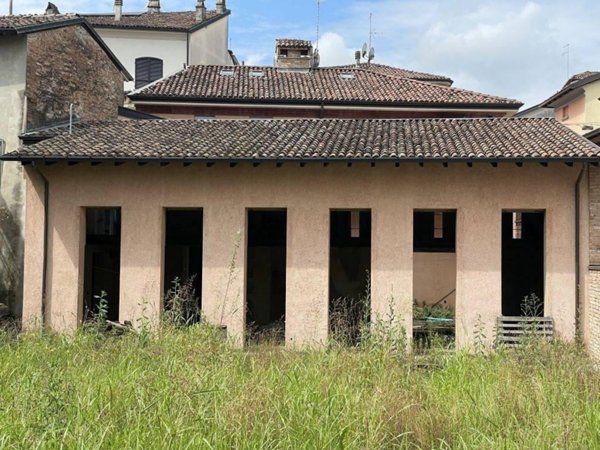 casa indipendente in vendita a Piacenza in zona Centro Storico