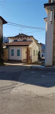 casa indipendente in vendita a Piacenza