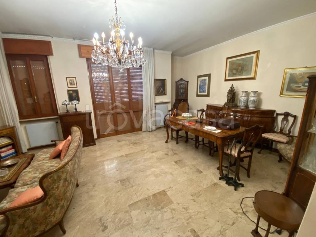 appartamento in vendita a Piacenza in zona Infrangibile