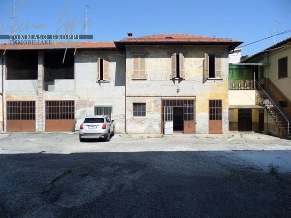 intera palazzina in vendita a Piacenza in zona Centro Storico