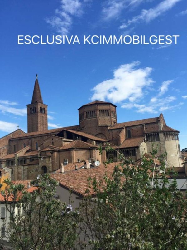 casa indipendente in vendita a Piacenza in zona Centro Storico