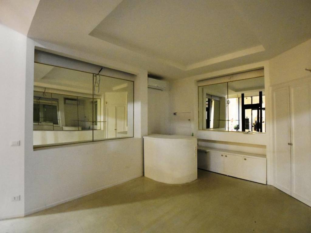 negozio in vendita a Piacenza