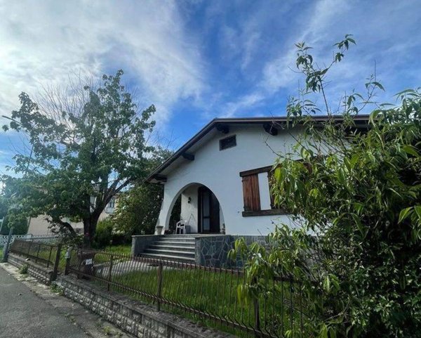 casa indipendente in vendita a Piacenza in zona La Verza