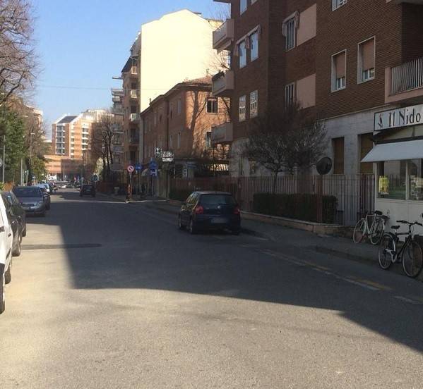 negozio in vendita a Piacenza in zona Stadio