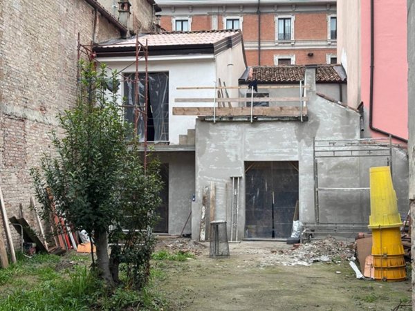 casa indipendente in vendita a Piacenza in zona Centro Storico