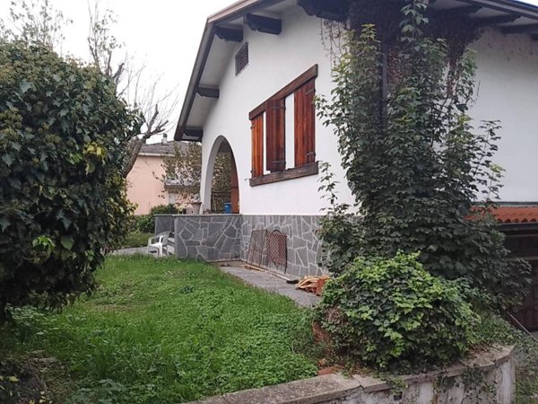 casa indipendente in vendita a Piacenza in zona Pittolo