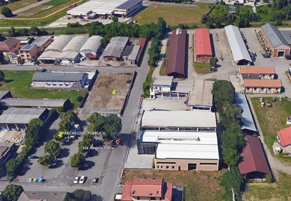 negozio in vendita a Piacenza in zona Infrangibile