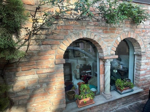 casa indipendente in vendita a Piacenza in zona Centro Storico