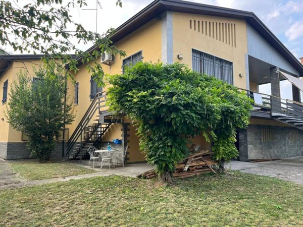 casa indipendente in vendita a Piacenza in zona Montale