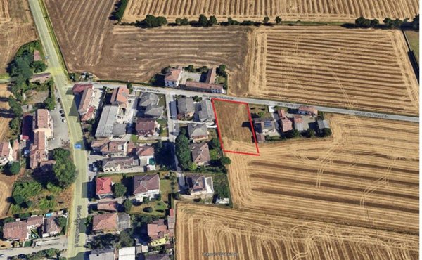 terreno edificabile in vendita a Piacenza in zona Montale