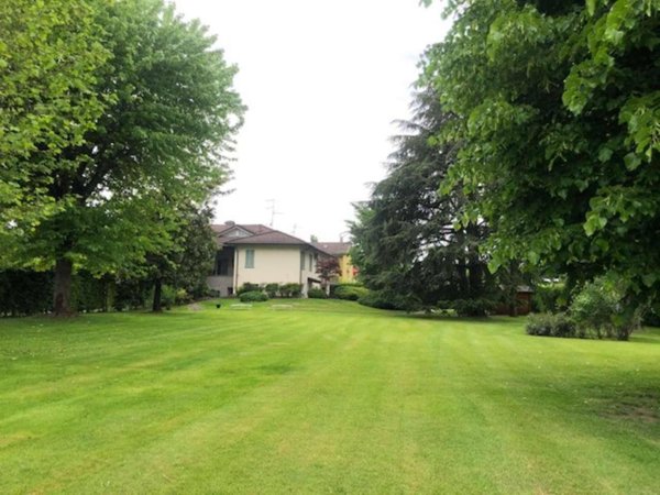 casa indipendente in vendita a Piacenza in zona Pittolo