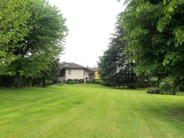 casa indipendente in vendita a Piacenza in zona Pittolo
