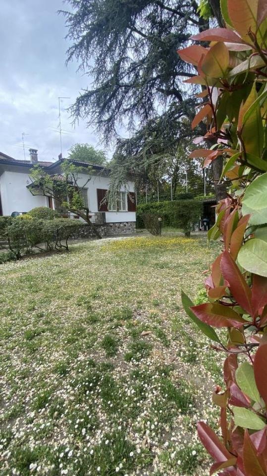 casa indipendente in vendita a Piacenza in zona Belvedere / Quartiere Duemila