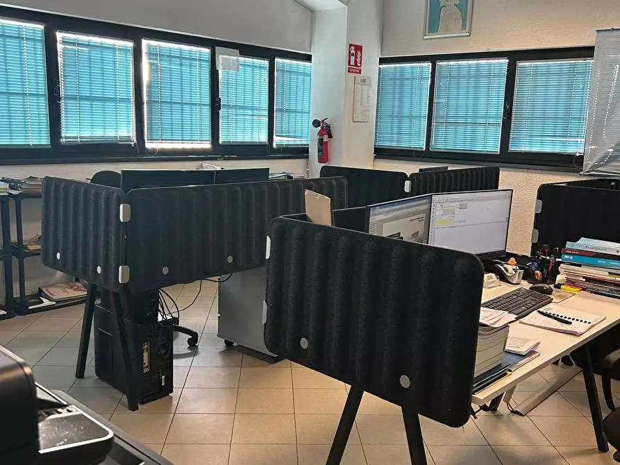 ufficio in vendita a Piacenza in zona Montale