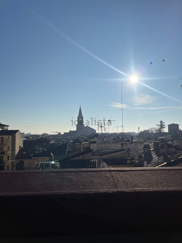 appartamento in vendita a Piacenza in zona Centro Storico